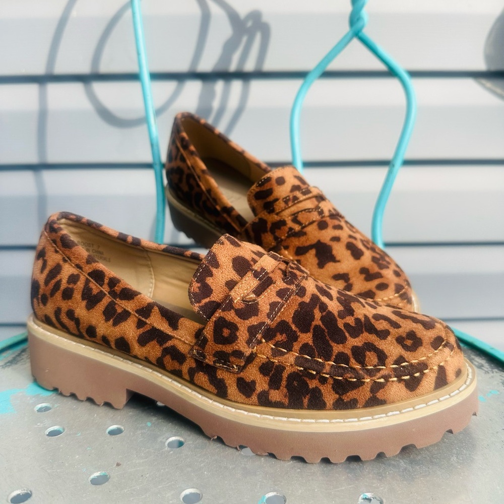 Leopard Printed Faux Suede Chunky Heel Hey Girl Loafers By Corkys Size 7